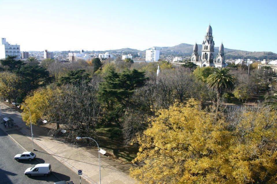 Plaza Hotel Tandil Exterior foto